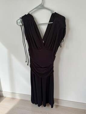 Bisou Bisou Michele Bohbot Black Ruched V-Neck Sleeveless Dress Size 8
